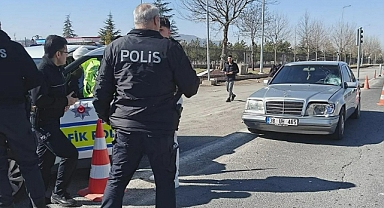 Talas Bulvarı'nda kaza, genç kız ağır yaralandı