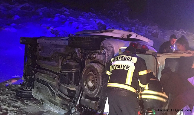 Yahyalı’da hafif ticari araç şarampole devrildi: 4 yaralı