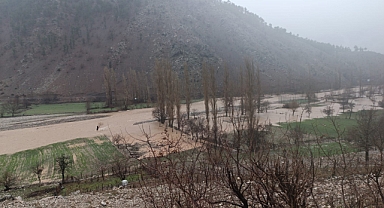 Yahyalı'yı yine sel vurdu