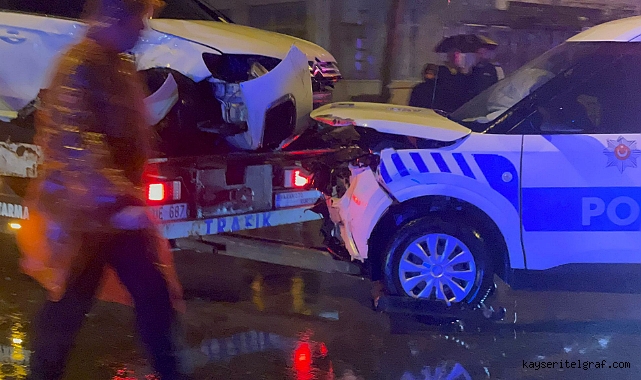 Yenişehir'de polis otosu ile otomobil çarpıştı