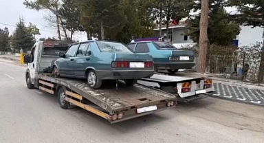 Felahiye'de yarışan iki araç trafikten men edildi