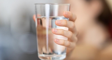 İftar ve sahur arasında en az 1,5 litre su içilmeli