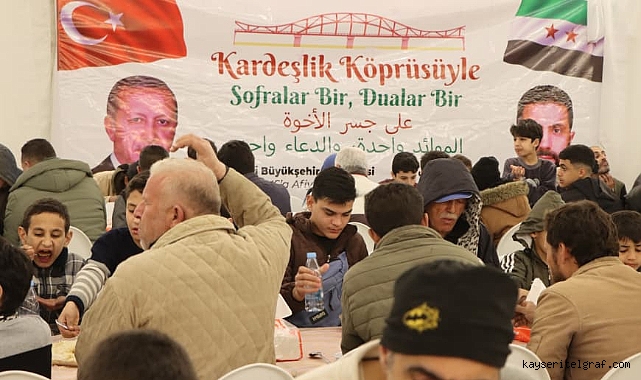 Kayseri Büyükşehir Belediyesi Suriye'de iftar sofrası kurdu