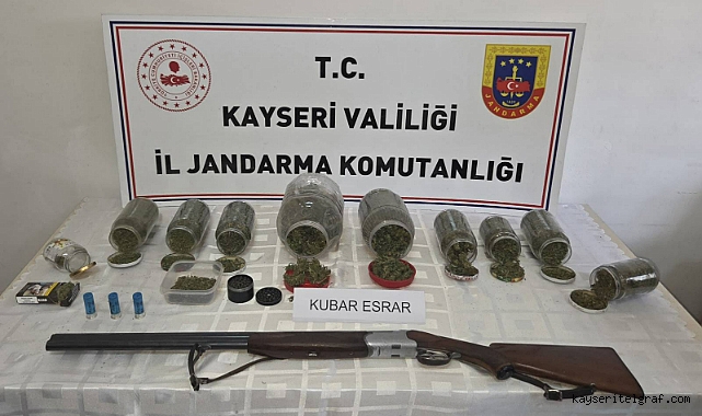 Kayseri'de bir evde esrar ve ruhsatsız tüfek ele geçirildi