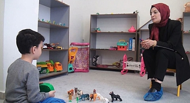 Kayseri'nin tek oyun terapisi Kocasinan'da devam ediyor