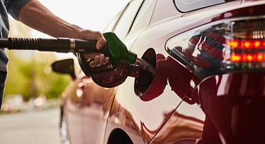 Motorin ve benzine bu gece bir zam daha bekleniyor