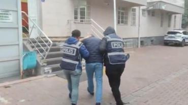 ATM'den yardım bahanesiyle para çalan zanlı yakalandı