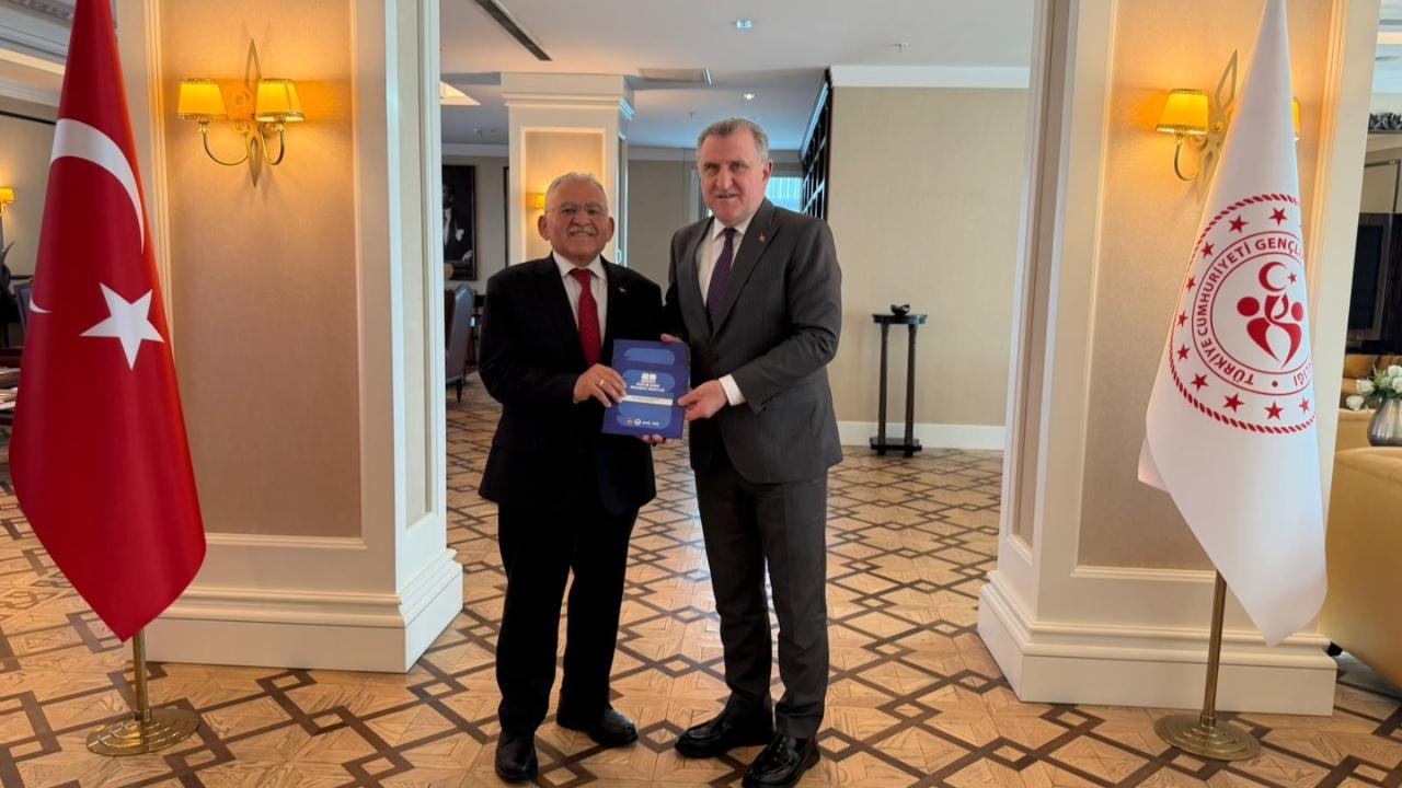 Başkan Büyükkılıç, Bakan Bak'ı ziyaret etti