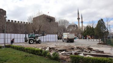 Cumhuriyet Meydanı’ndaki son işletme de kaldırıldı