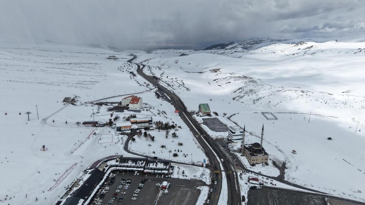 Erciyes’te kayak sezonu uzadı