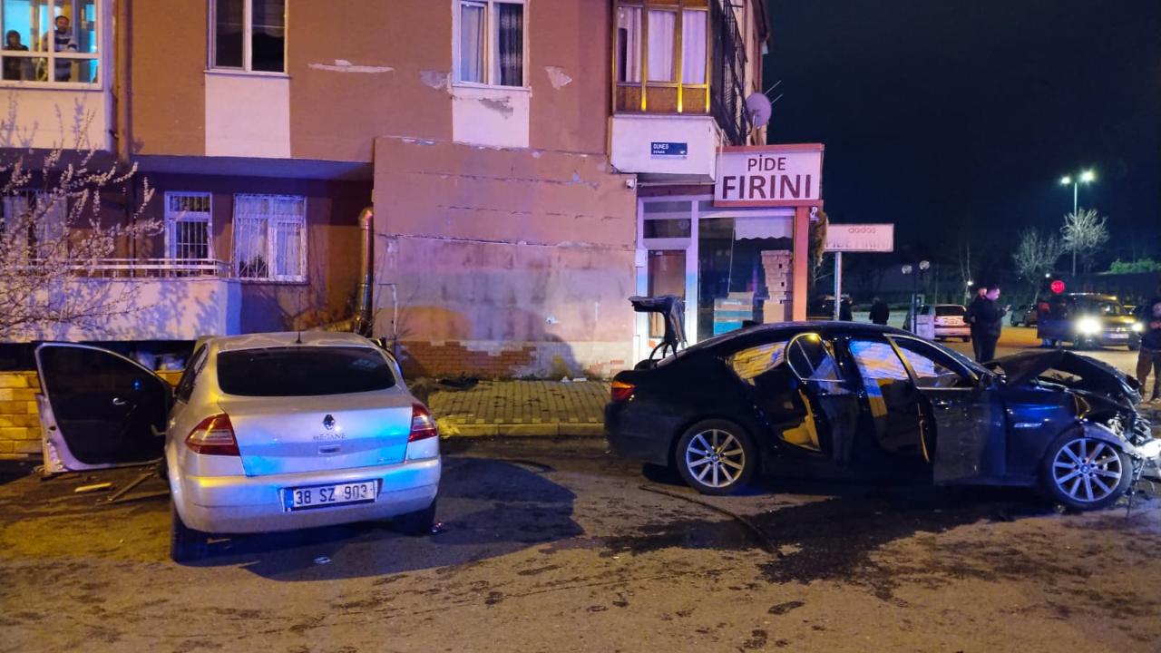 Esenyurt'ta kaza; 1'i ağır 5 yaralı