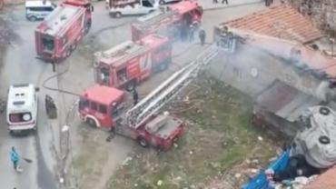 Evde çıkan yangından etkilenen çocuk hastaneye kaldırıldı