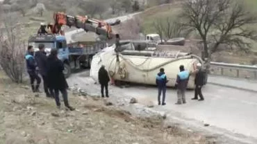 Hacılar'da vidanjör devrildi