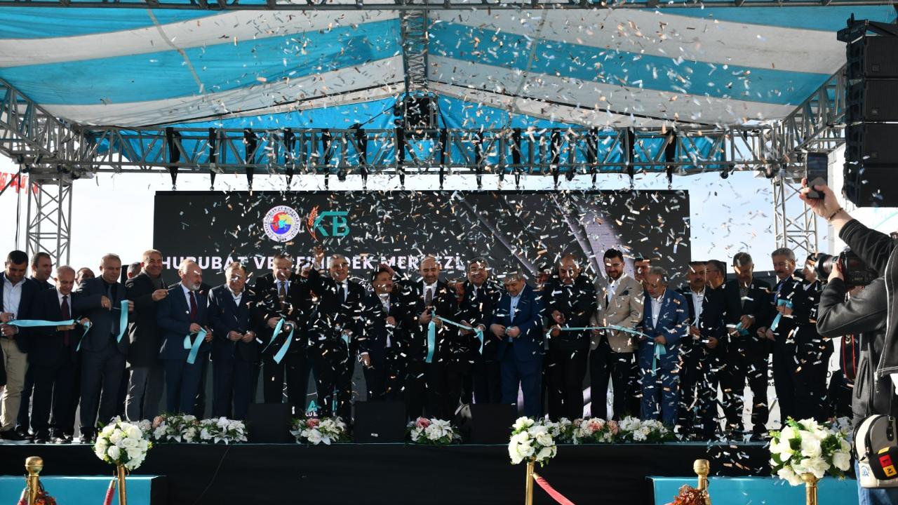 Hububat ve Çekirdek Merkezi’nin tapuları teslim edildi