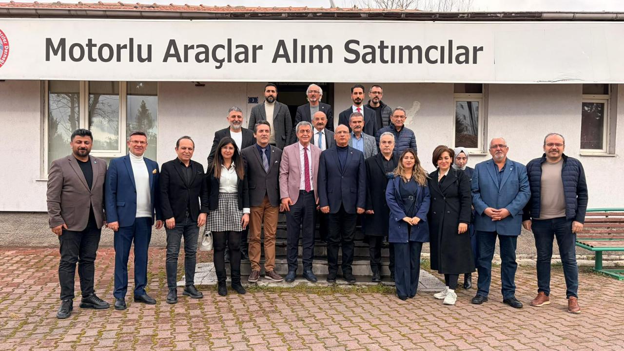 İyi Partililer Galericiler Sitesi esnafını ziyaret etti