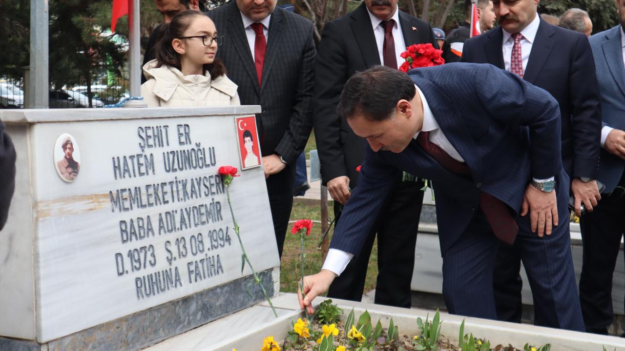 Kayseri protokolünden şehitlik ziyareti