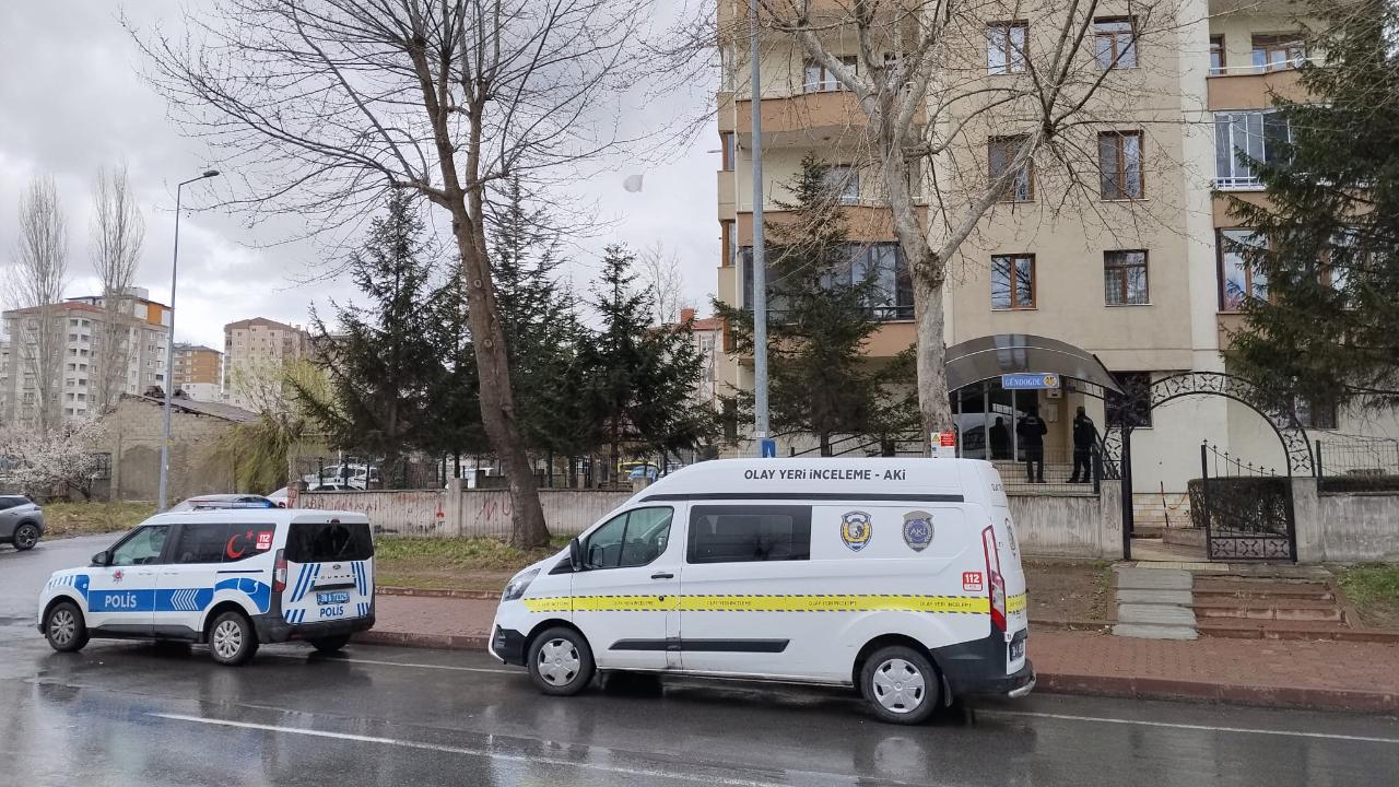 Kendisinden haber alınamayan adam evinde ölü bulundu