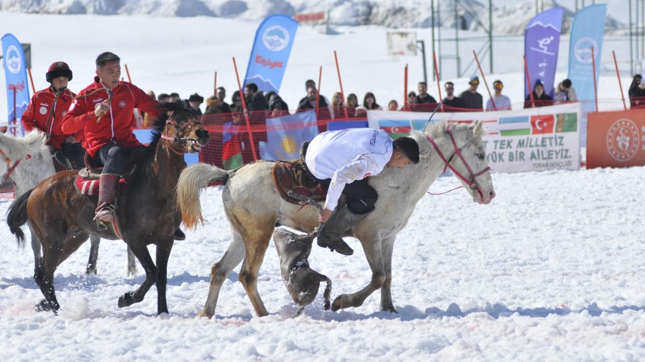 Kökbörü Oyunları Türkiye’de ilk kez Erciyes’te düzenlendi