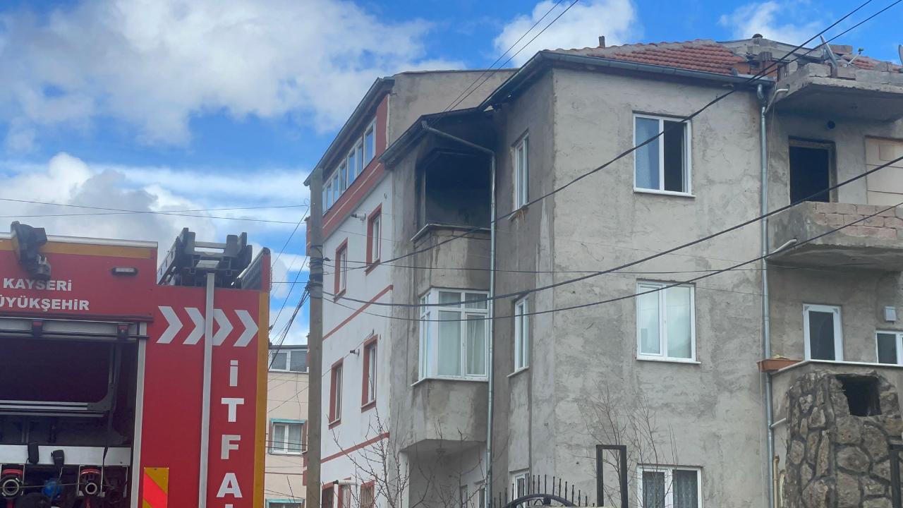 Mimarsinan Mahallesi'nde çıkan yangın söndürüldü