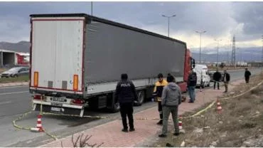 OSB'de bir kişi TIR altında ölü bulundu