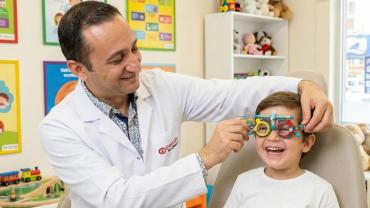 Çocuğunuzun gözlerini karanlıkta mutlaka test edin!