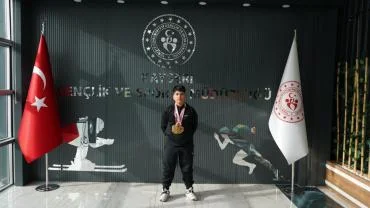 Snowboard U11 Türkiye Şampiyonası’nda Kayseri'den Kerem şampiyon oldu