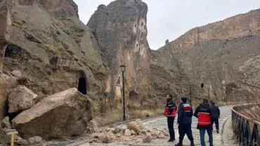 Soğanlı'da kaya düştü