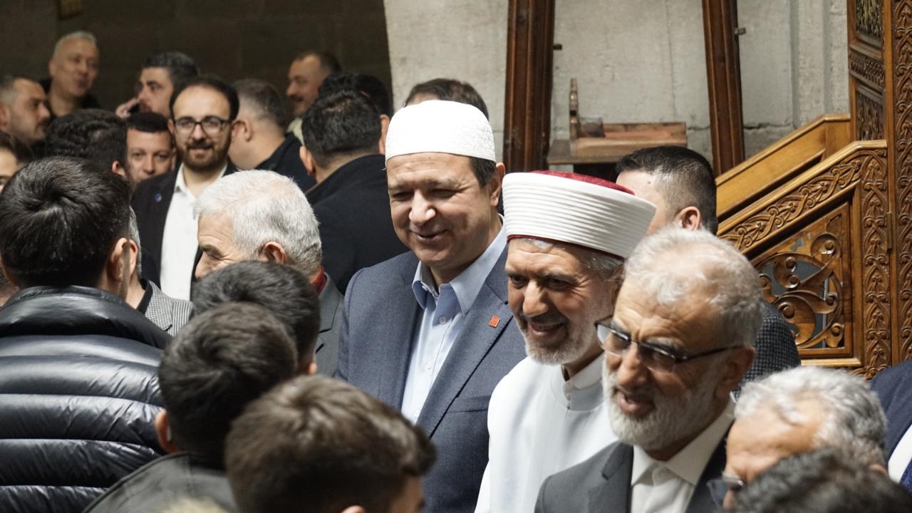 SP Genel Başkanı Arıkan, Kayseri’de vatandaşlarla bayramlaştı