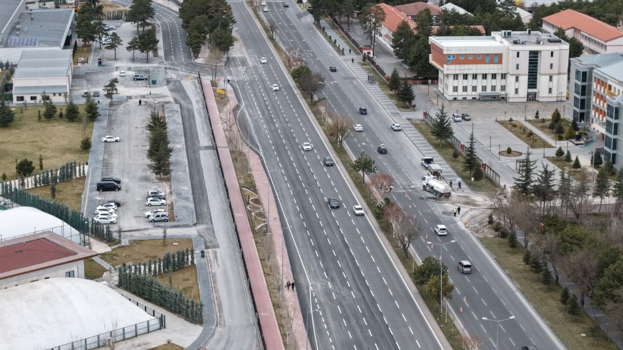 Talas Bulvarı 5 şeritli yeni haliyle hizmete açıldı