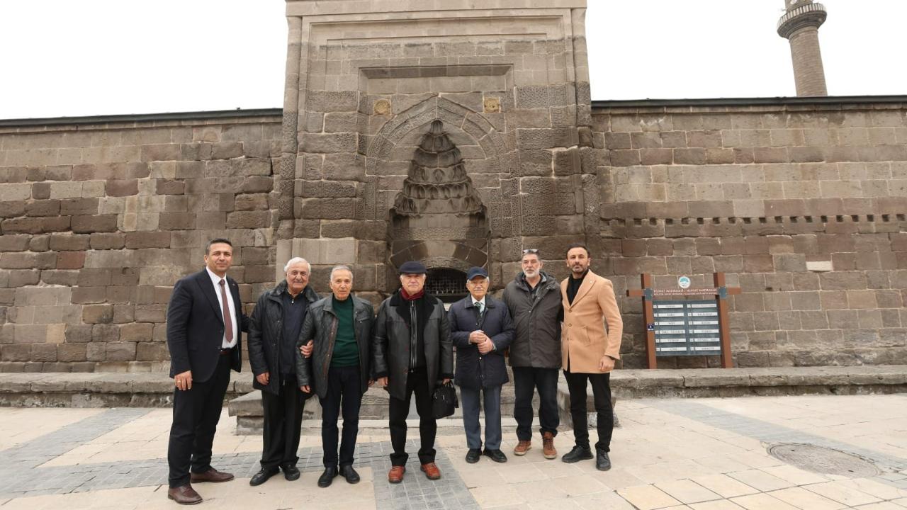 TBMM eski Başkanı Cemil Çiçek ve beraberindeki heyetten Kayseri'ye ziyaret