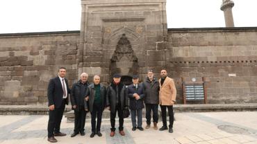 TBMM eski Başkanı Cemil Çiçek ve beraberindeki heyetten Kayseri'ye ziyaret