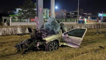 Tramvay yoluna giren araç hurda oldu