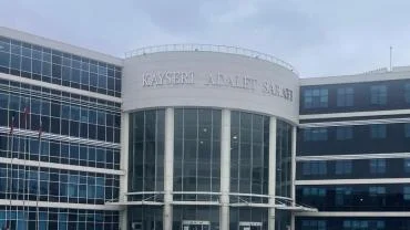 Uyuşturucu ticaretinden yargılanan sanıklara hapis