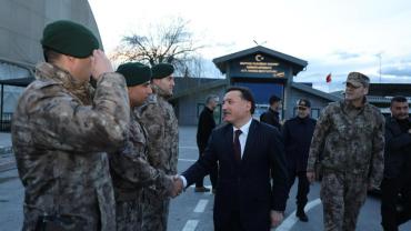 Vali Çiçek, Özel Harekat Polisleri ve şehit aileleriyle iftarda buluştu