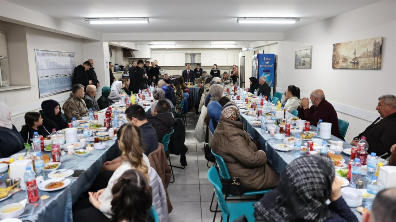 Vali Çiçek, Özel Harekat Polisleri ve şehit aileleriyle iftarda buluştu