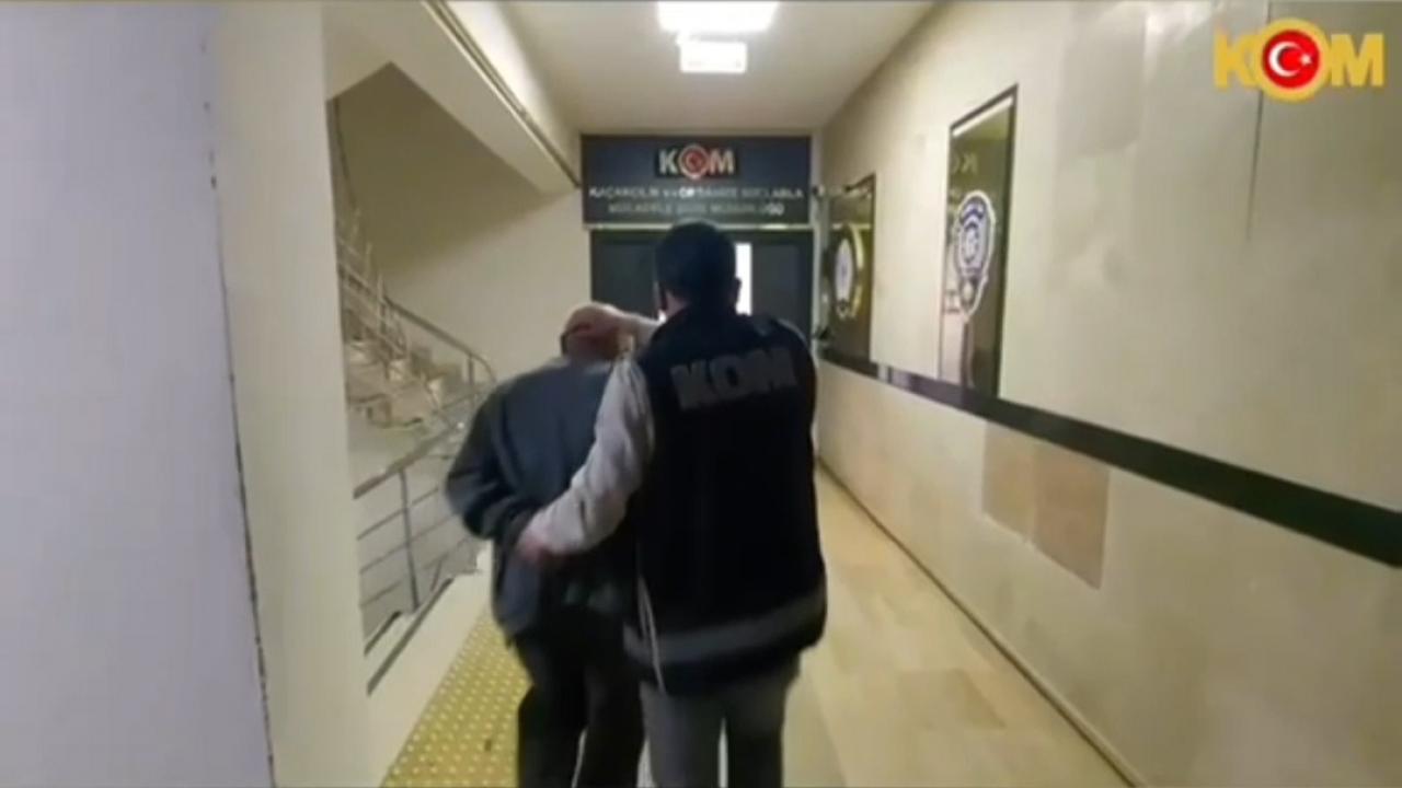 72 yaşındaki adam 1 buçuk kilo uyuşturucu ile yakalandı