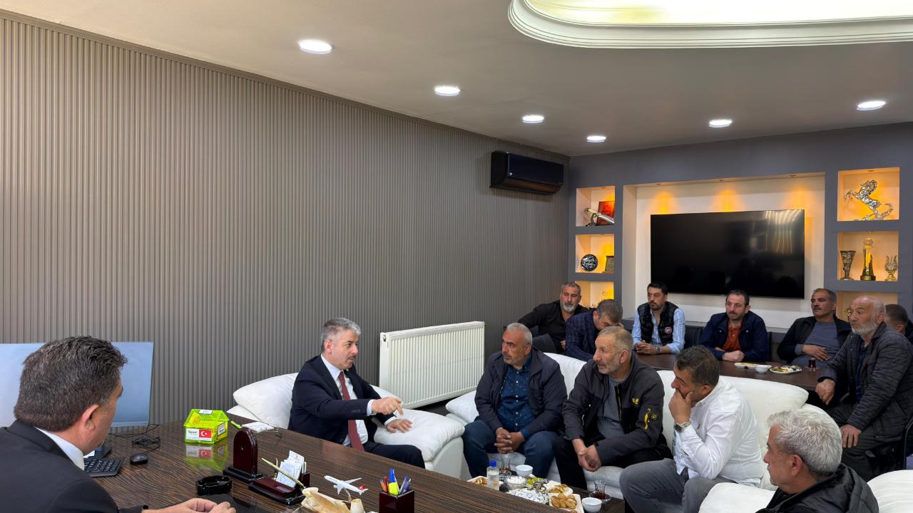 Ak Partili Çopuroğlu Karpuzatan'da üreticilerle bir araya geldi