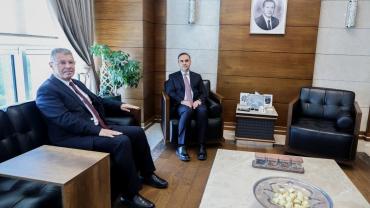 Akay, Bakan Kacır'ı ziyaret etti