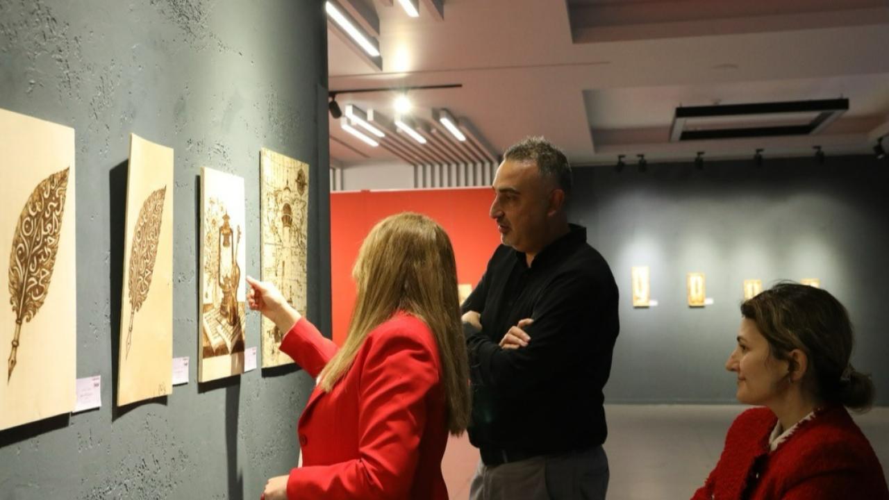 “Ateşle Yazılan Hikâyeler” sergisi açıldı
