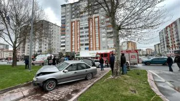 Bağdat Caddesi'nde kaza;  3 yaralı