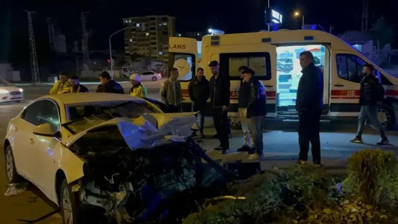 Beyazşehir'de iki araç çarpıştı; 4 yaralı