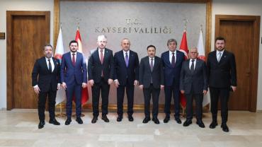 Eski Bakan Çavuşoğlu Vali Çiçek'i ziyaret etti