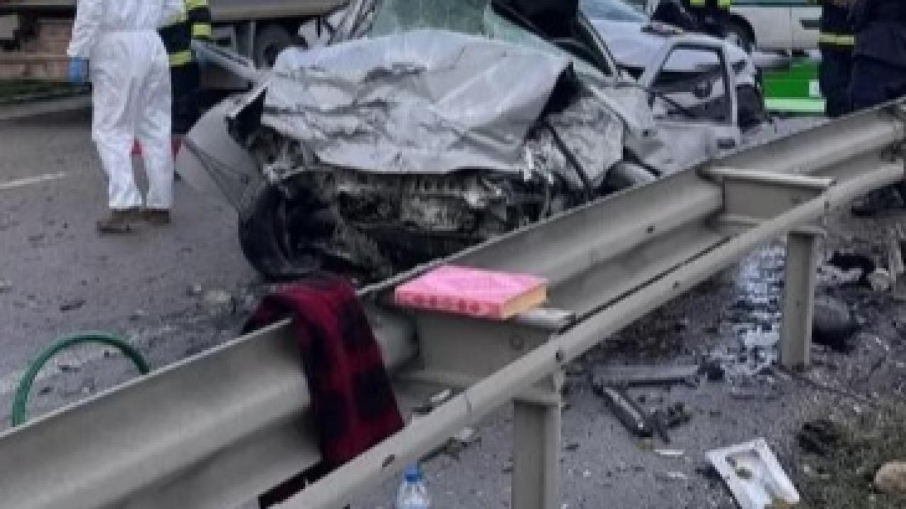 Eskişehir-Ankara yolunda katliam gibi kaza; 4 ölü, 2 ağır yaralı