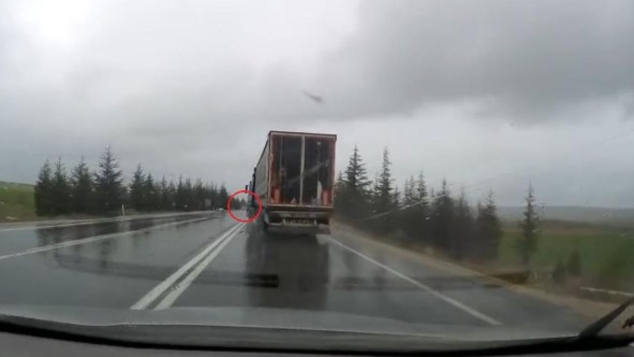 Eskişehir'deki kaza kameralara yansıdı