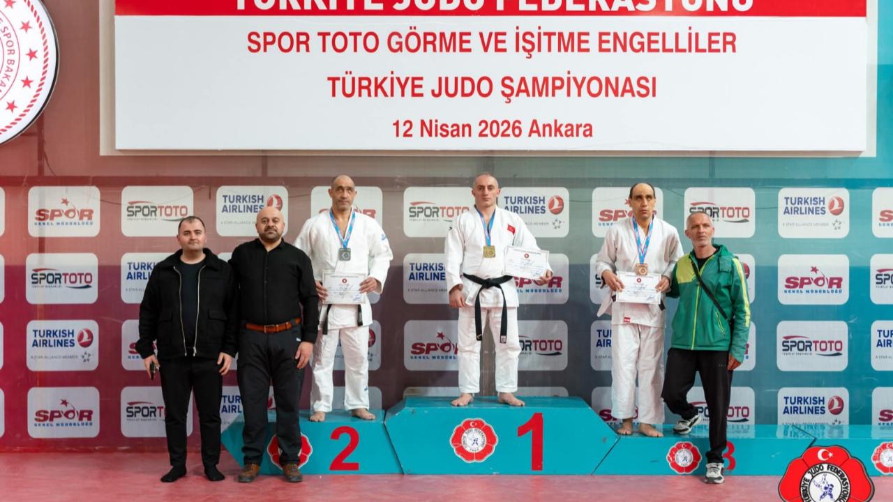 Görme engelli Kayserili judocular Ankara’dan madalyalarla döndü