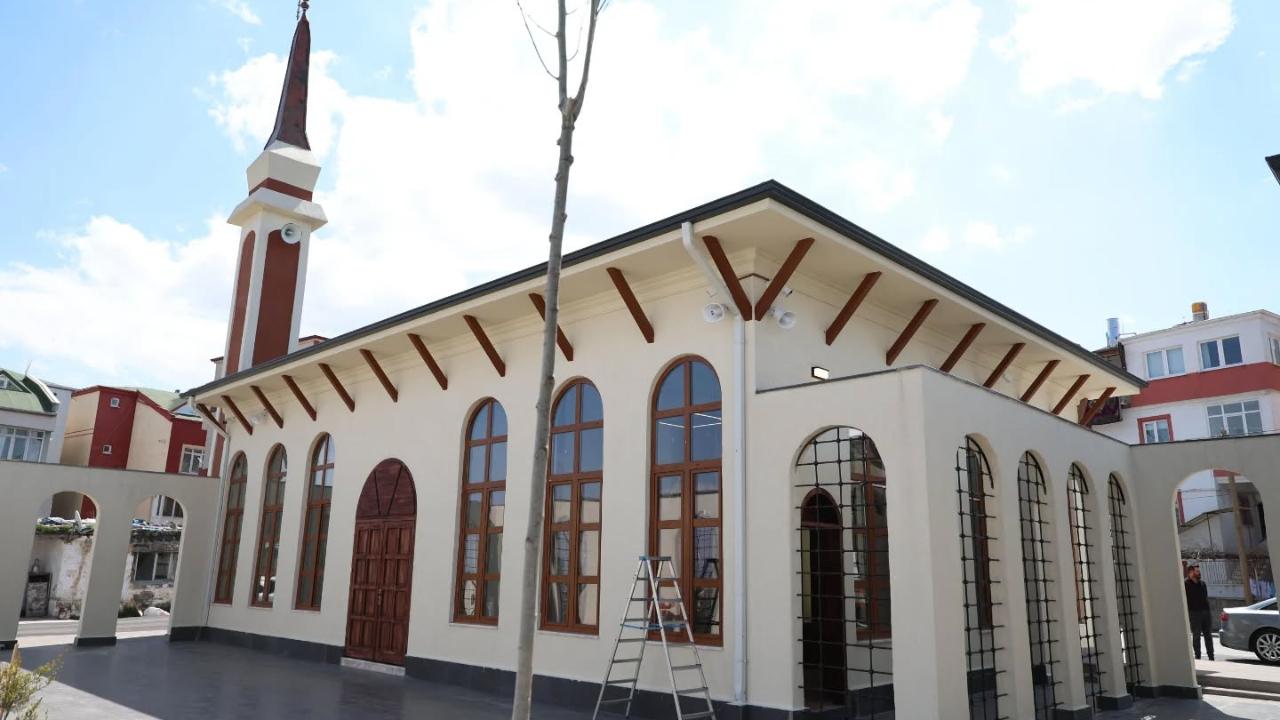 Hayrat Camii tamamlandı
