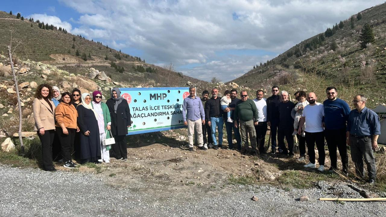 Kahramanmaraş'ta kaybettiğimiz yavrularımız için MHP Talas teşkilatı fidan dikti