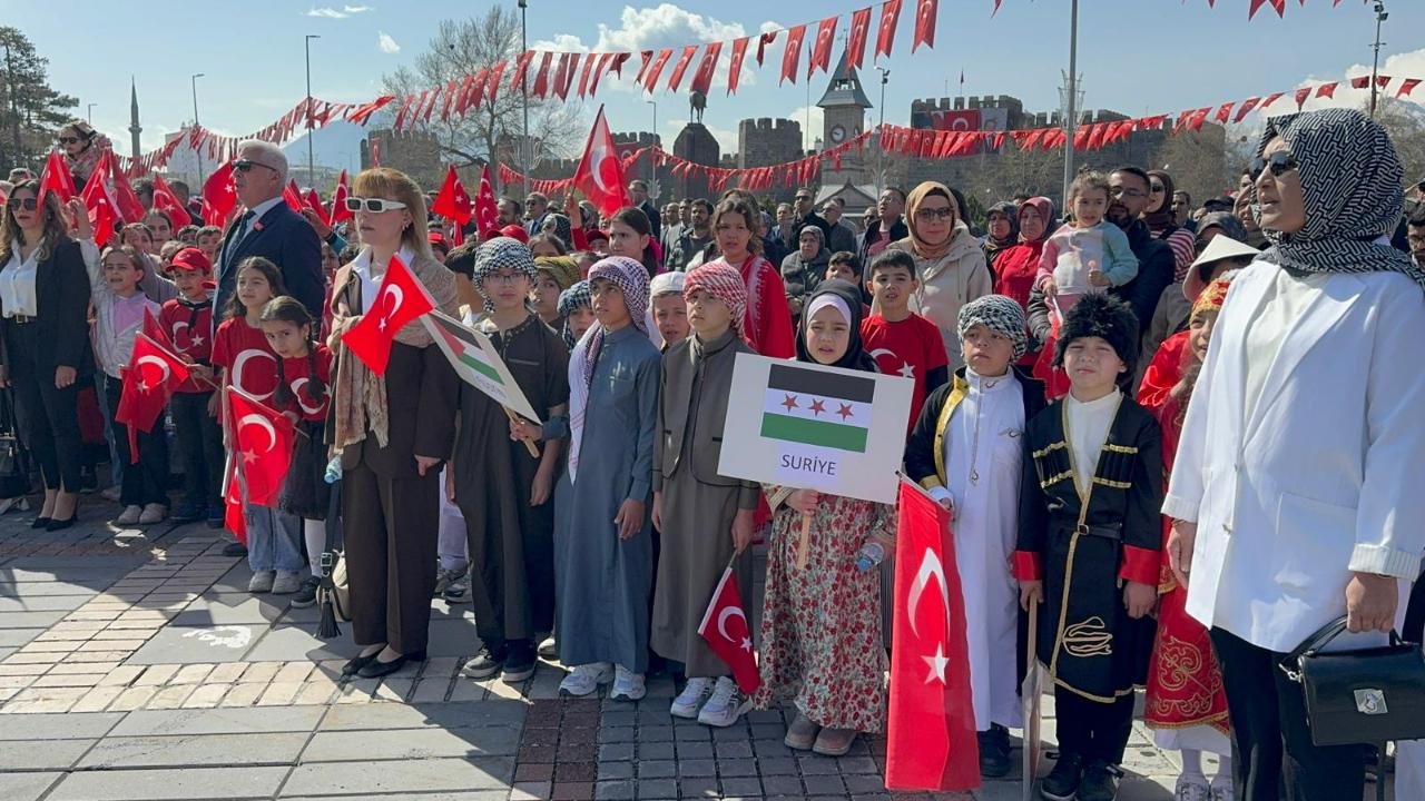 Kayseri’de 23 Nisan coşkuyla kutlandı