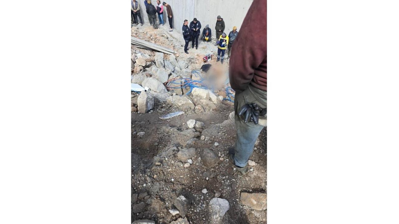 Kayseri'de inşaattan düşen adam can verdi