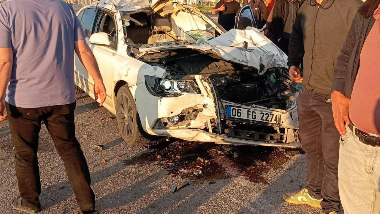 Kayseri'de traktör ile otomobilin çarpıştığı kazada 3 kişi yaralandı